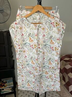 Garnet Hill Linen Floral Pajama Set